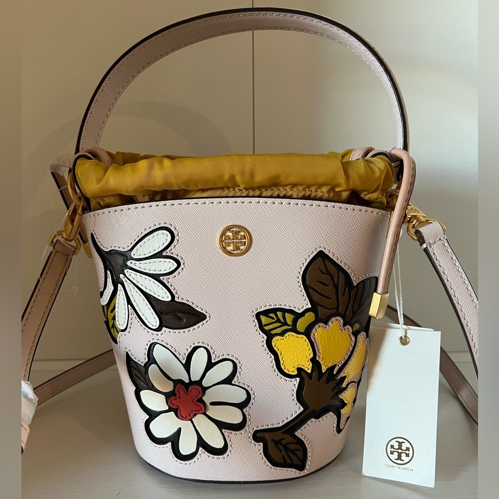 NWT Tory Burch Robinson Appliqué Mini Leather Bucket Crossbody Bag Pink